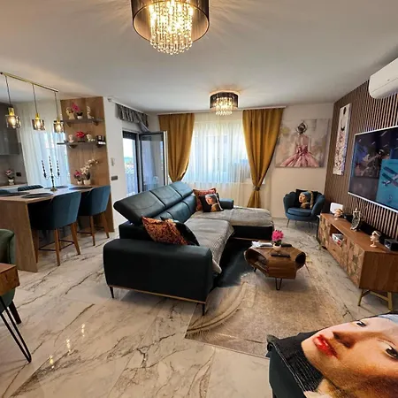 New! Griet Luxury With Private Parking דירה *