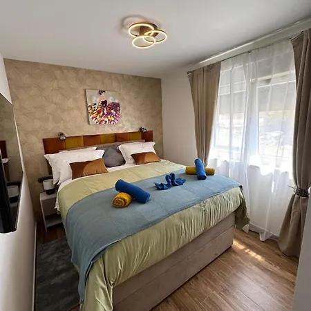 New! Griet Luxury With Private Parking דירה *