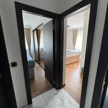 New! Griet Luxury With Private Parking