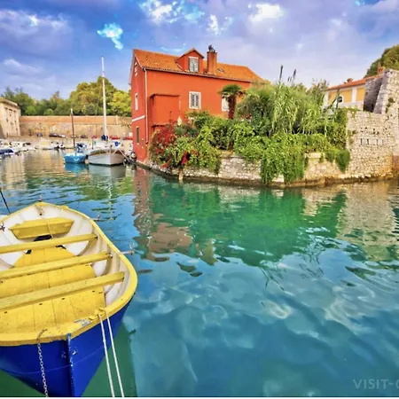 New! Griet Luxury With Private Parking *